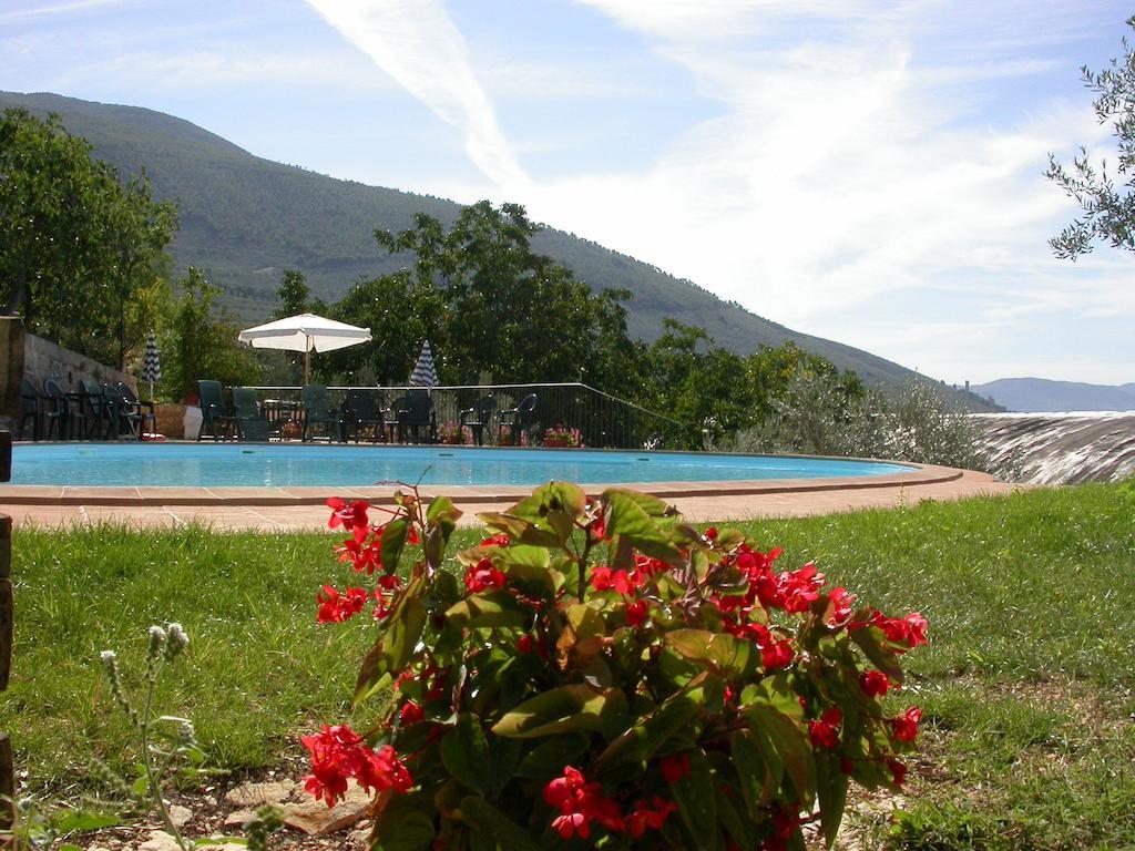 Agriturismo I Mandorli Trevi Exterior foto